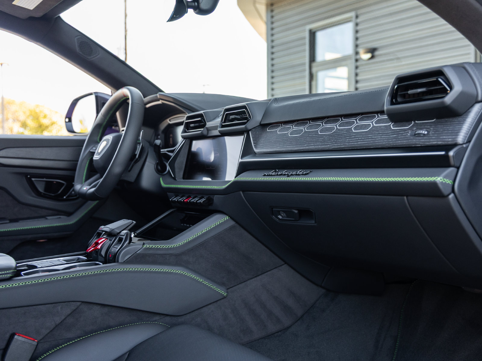 Used 2025 Lamborghini Urus S AWD/4WD image 49
