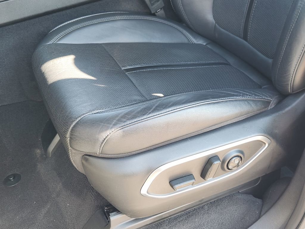 Used 2024 Jeep Wagoneer Series II w/ Flexible Seating Group RWD image 22