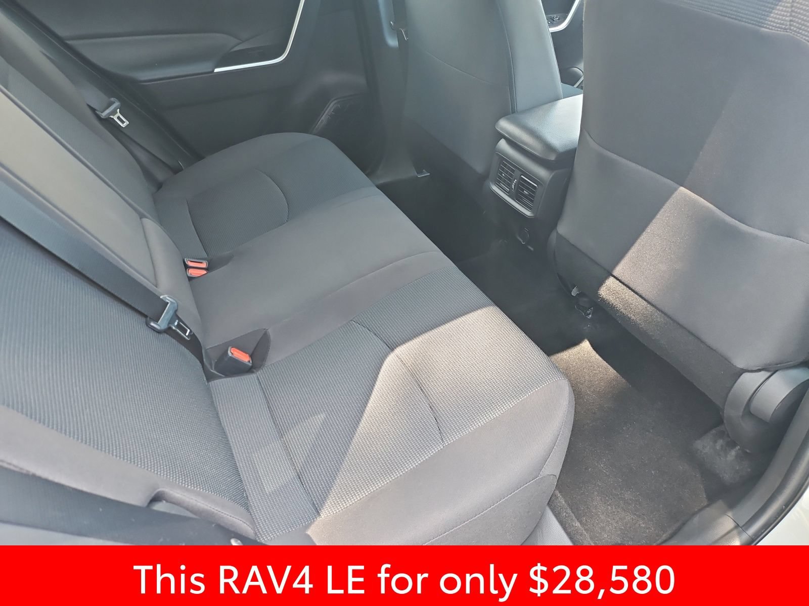 Used 2023 Toyota RAV4 LE AWD/4WD image 31