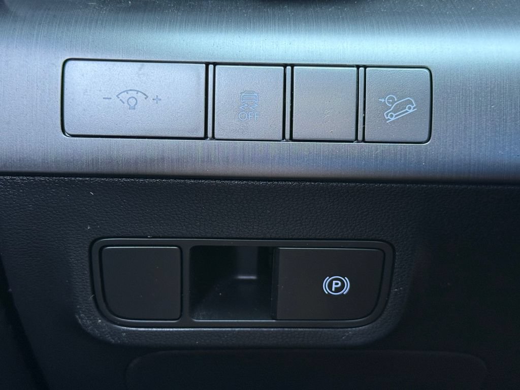 Used 2024 Hyundai Kona SEL FWD image 19