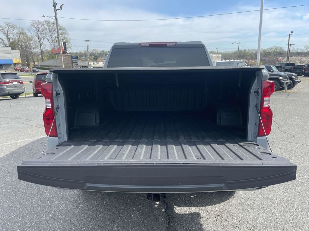 Used 2025 Chevrolet Silverado 1500 Custom image 19