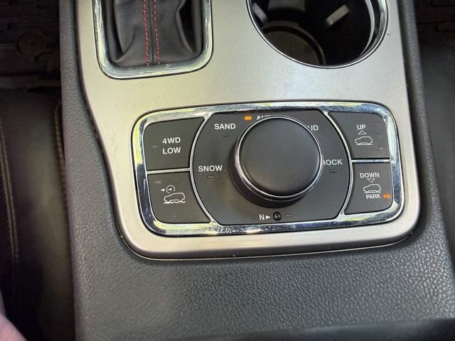 Used 2021 Jeep Grand Cherokee Trailhawk w/ Trailhawk Luxury Group AWD/4WD image 18