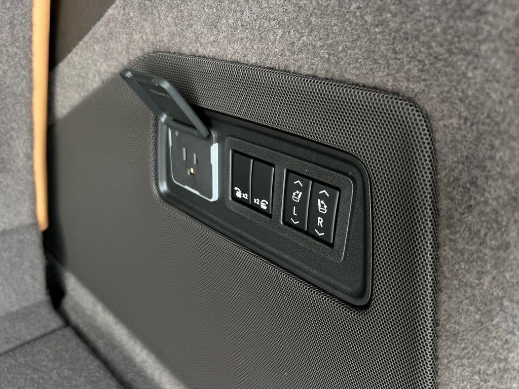 New 2026 Cadillac Escalade Luxury RWD image 24