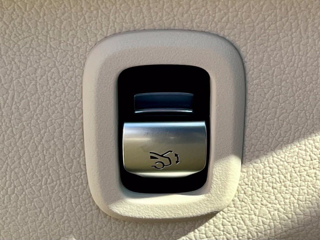 Certified 2024 Mercedes-Benz C 300 4MATIC Sedan image 41