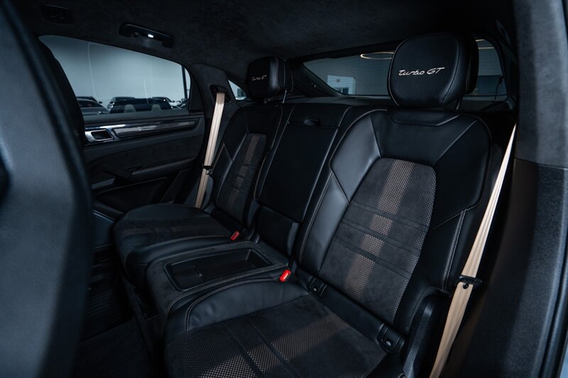 Used 2022 Porsche Cayenne Turbo GT AWD/4WD image 30