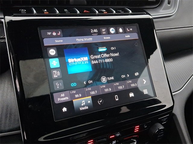 Used 2023 Jeep Grand Cherokee L Laredo image 3