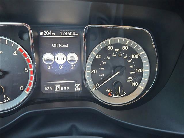 Used 2017 Nissan Titan SV image 10