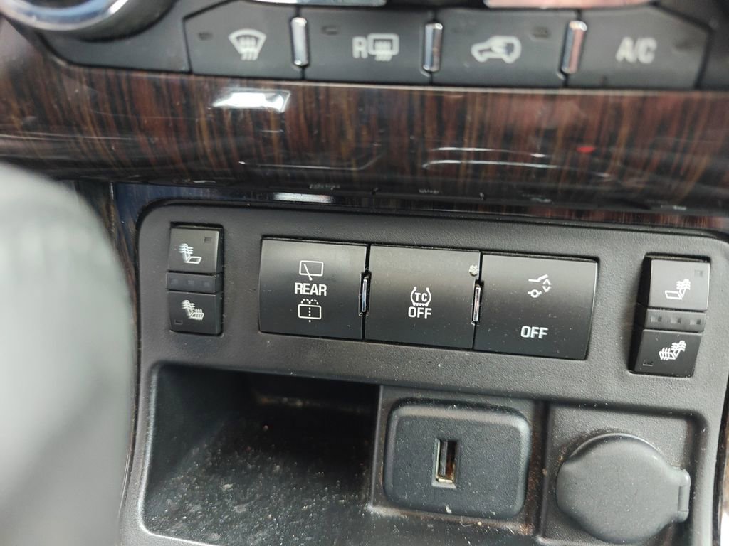 Used 2015 Chevrolet Traverse LT image 10