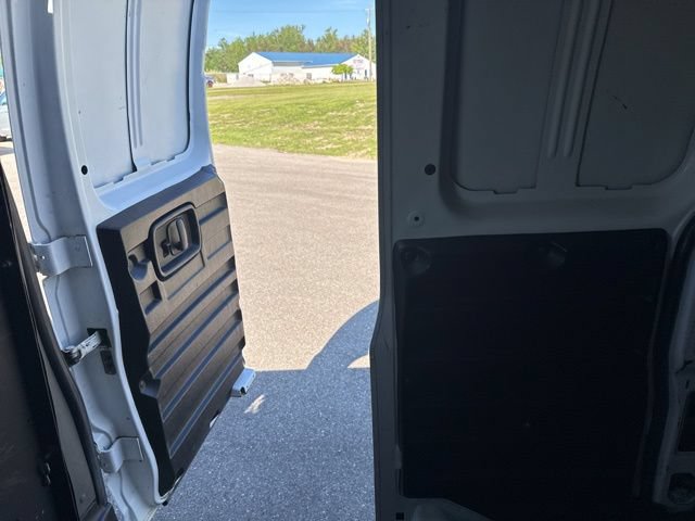 Used 2018 Chevrolet Express 2500 RWD image 19