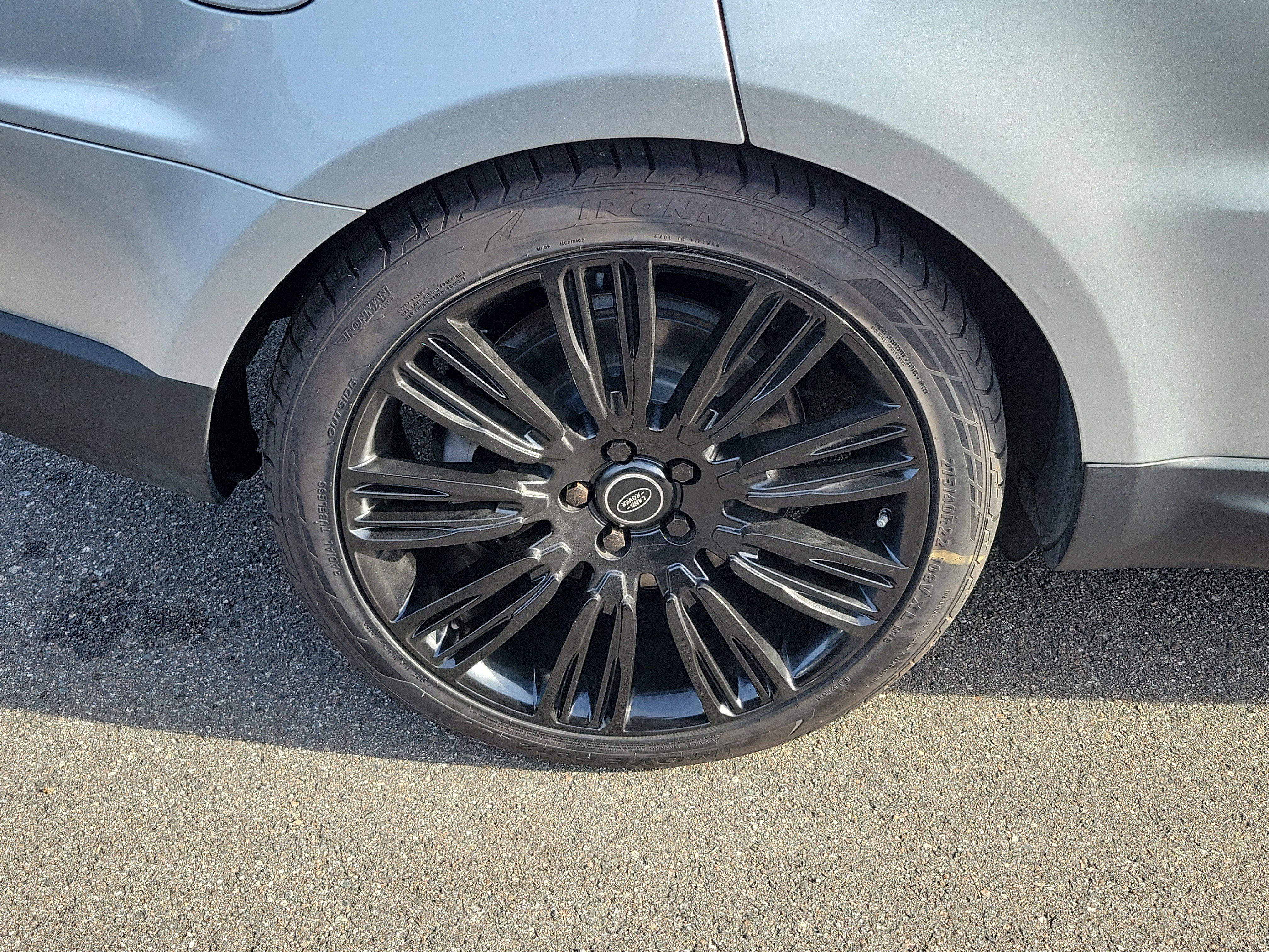 Used 2020 Land Rover Range Rover Sport SE image 41