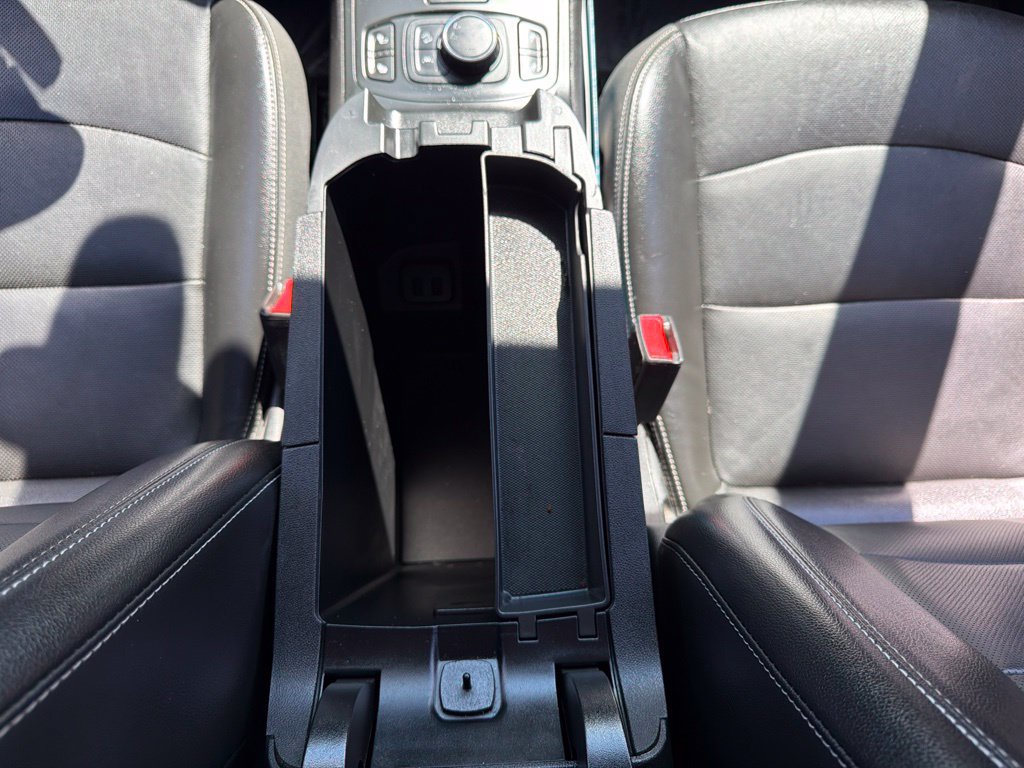Used 2022 GMC Terrain SLT w/ Infotainment Package II AWD/4WD image 31