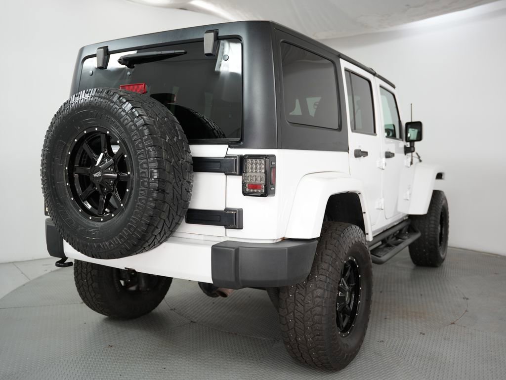 Used 2016 Jeep Wrangler Unlimited Sahara AWD/4WD image 9