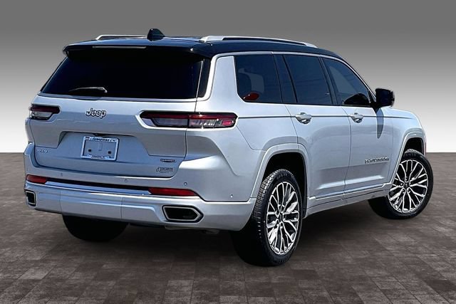 Used 2023 Jeep Grand Cherokee L Summit AWD/4WD image 2