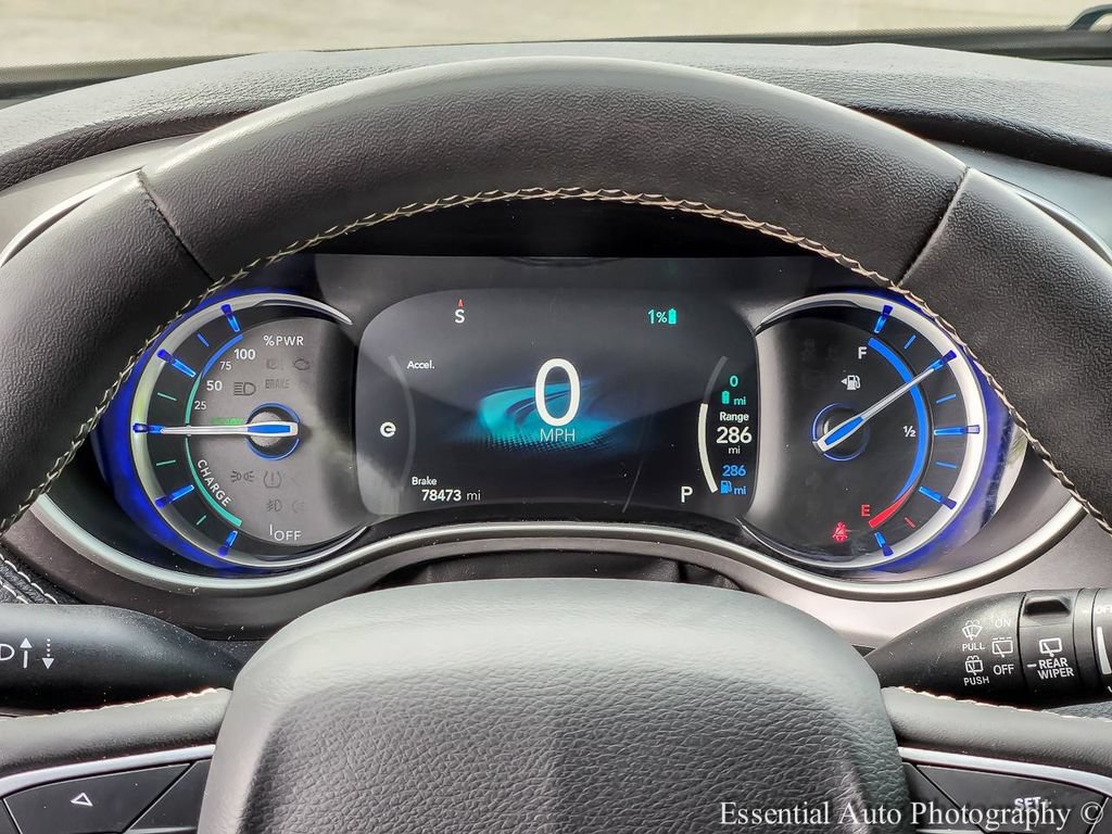 Used 2023 Chrysler Pacifica Touring-L FWD image 17