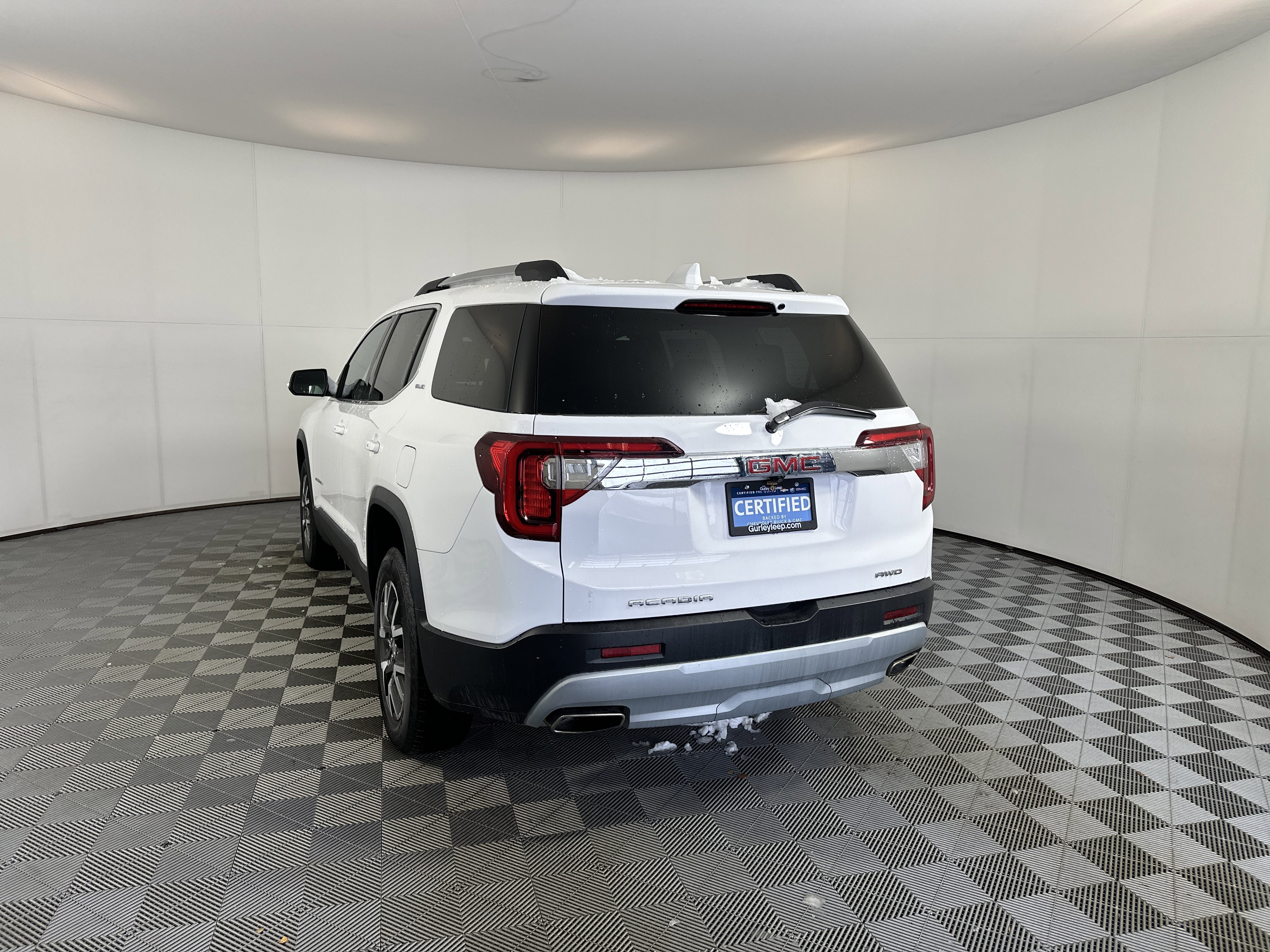 Used 2023 GMC Acadia SLE w/ Driver Convenience Package image 9