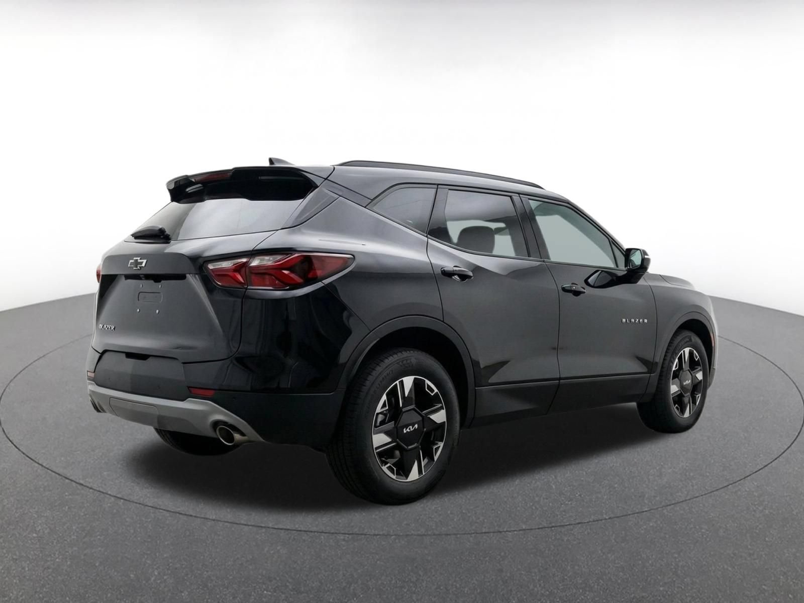 Used 2025 Chevrolet Blazer LT FWD image 9