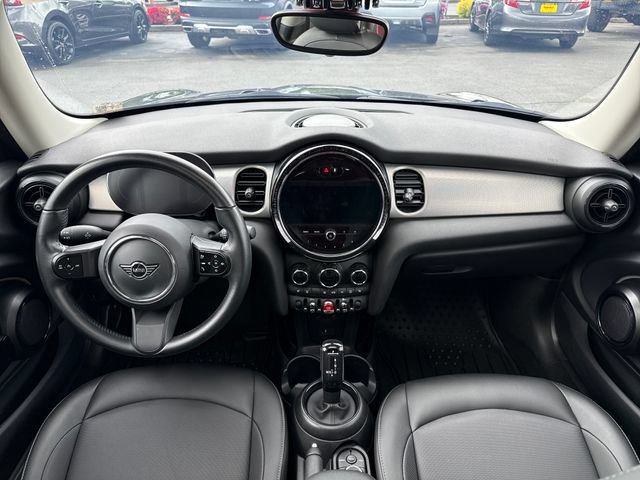 Used 2022 MINI Cooper 2-Door Hardtop FWD image 11