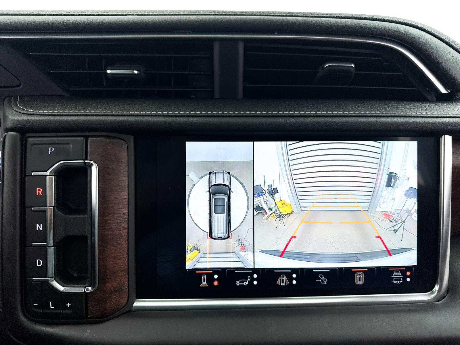 Used 2024 GMC Yukon Denali Ultimate AWD/4WD image 26