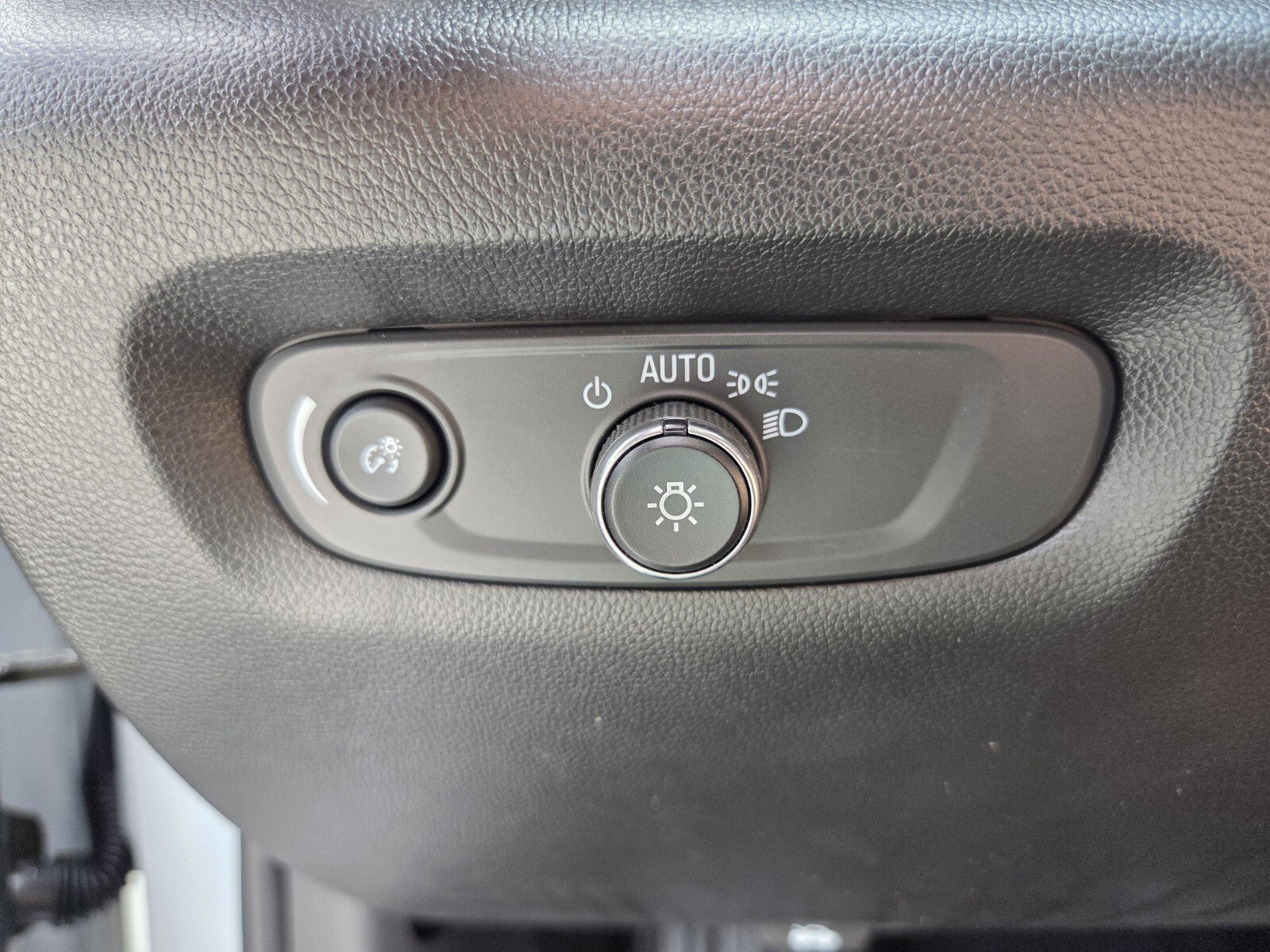 Used 2023 Chevrolet Traverse High Country w/ LPO, Floor Liner Package FWD image 23