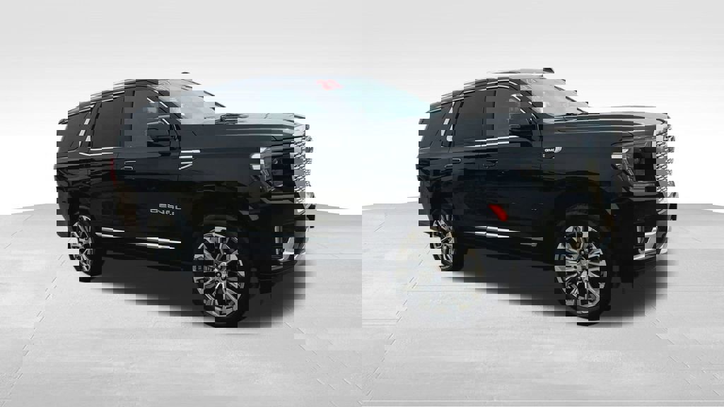 Certified 2021 GMC Yukon Denali w/ Denali Ultimate Package image 3