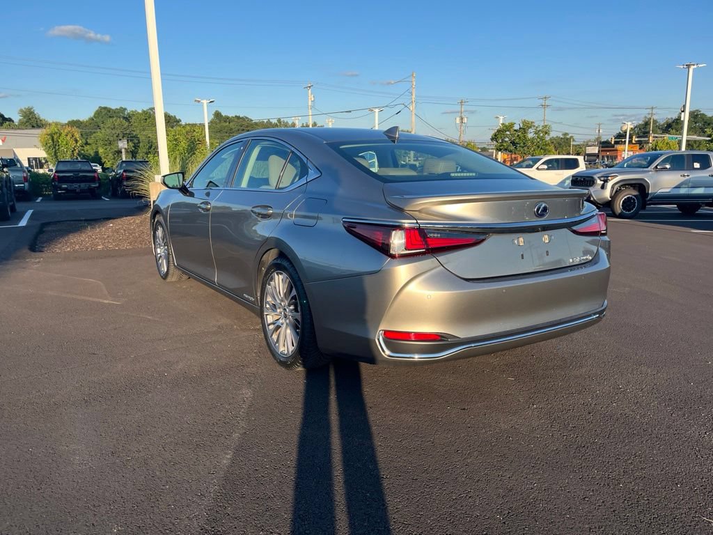 Used 2021 Lexus ES 300h w/ Premium Package FWD image 5