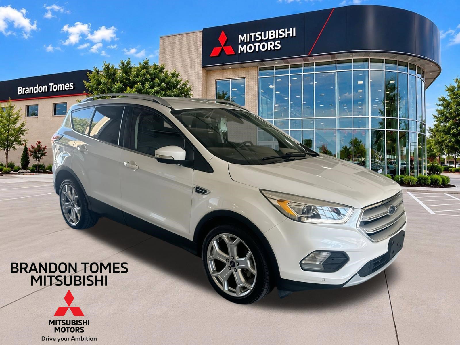 Used 2019 Ford Escape Titanium FWD image 1