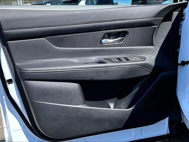 Certified 2025 Nissan Murano SV w/ Cargo Package AWD/4WD image 9