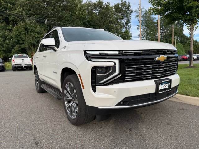 Used 2025 Chevrolet Tahoe High Country AWD/4WD image 2