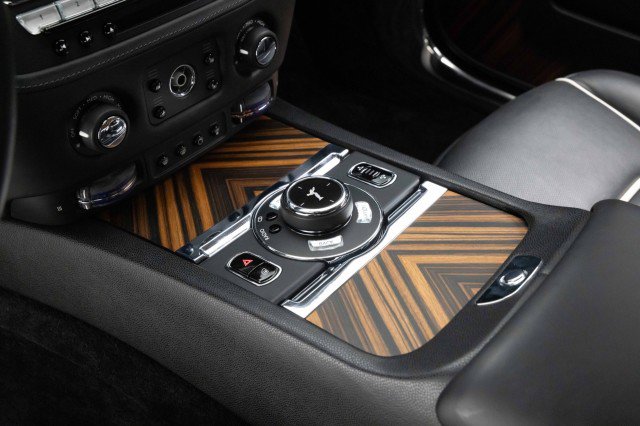 Used 2015 Rolls-Royce Wraith image 12