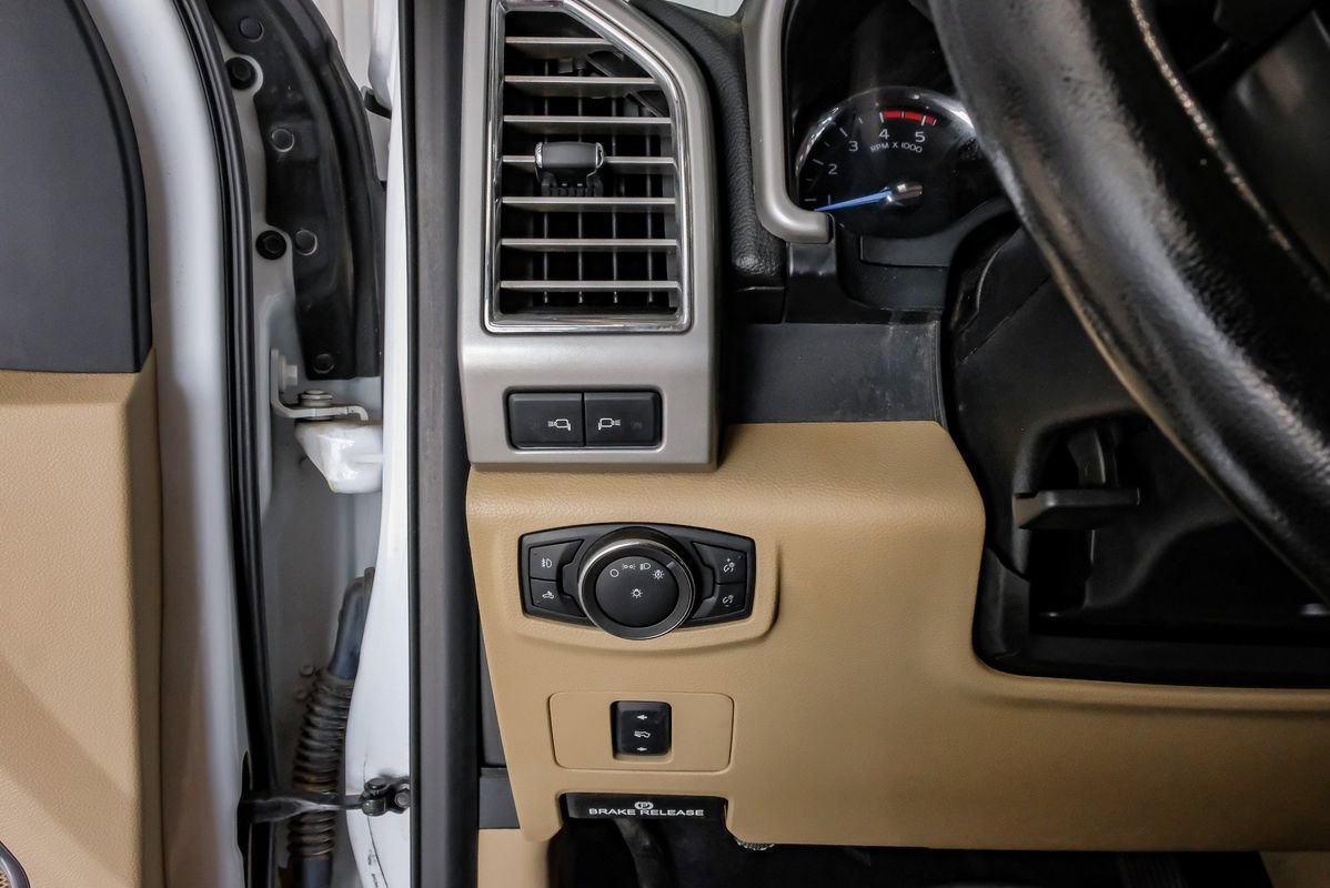 Used 2017 Ford F350 Lariat w/ Lariat Value Package image 27