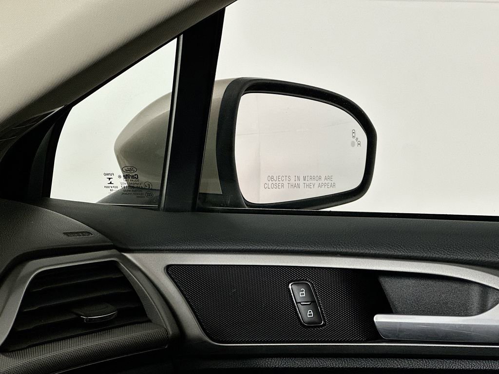 Used 2019 Ford Fusion SE image 25