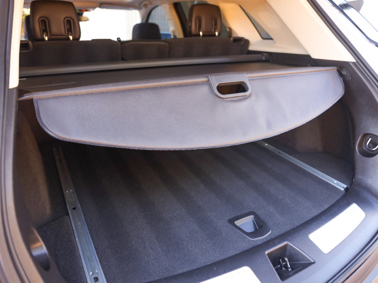 Used 2018 Cadillac XT5 Luxury w/ LPO, Black Ice Package image 15