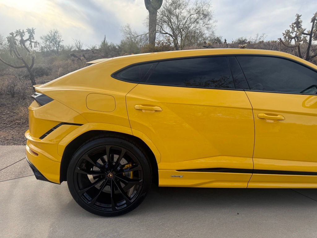 Used 2023 Lamborghini Urus S AWD/4WD image 11