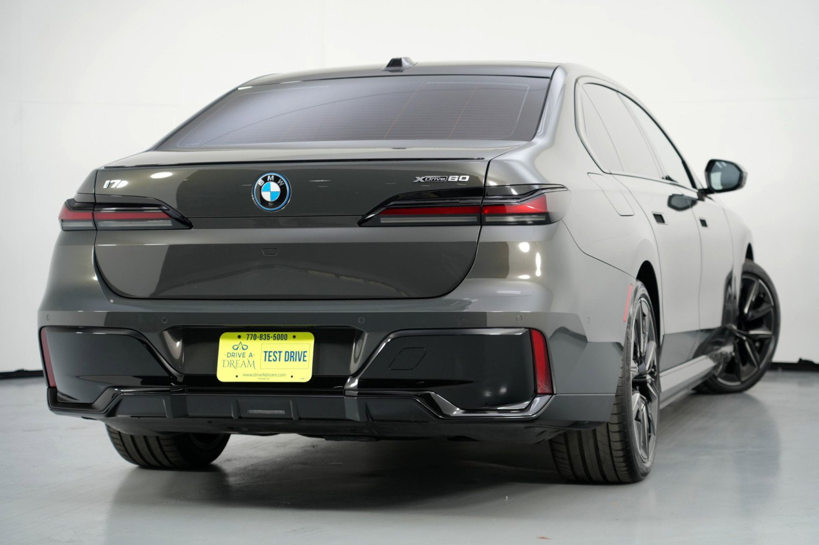 Used 2023 BMW i7 xDrive60 image 5