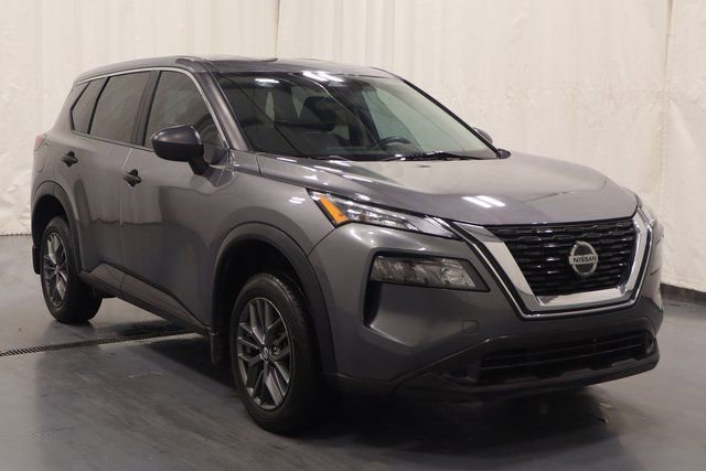 Used 2021 Nissan Rogue S image 2