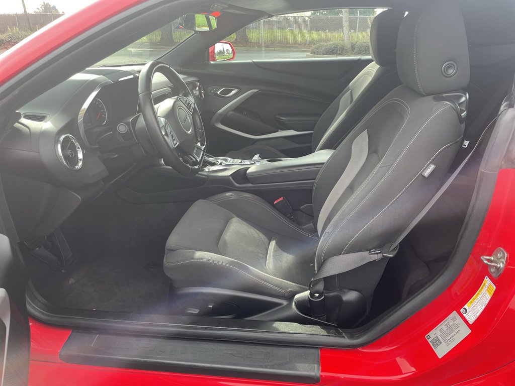 Used 2020 Chevrolet Camaro LT image 10