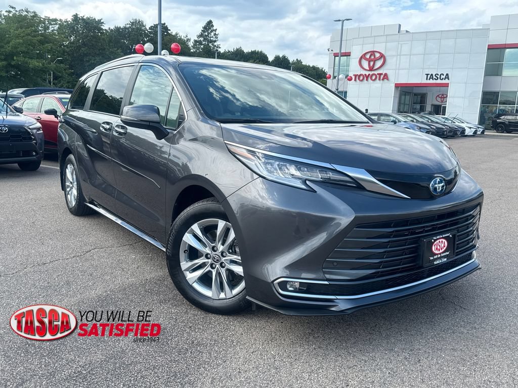 Used 2025 Toyota Sienna Limited AWD/4WD image 1