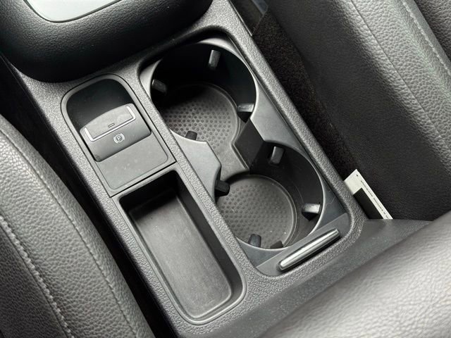 Used 2017 Volkswagen Tiguan S image 21