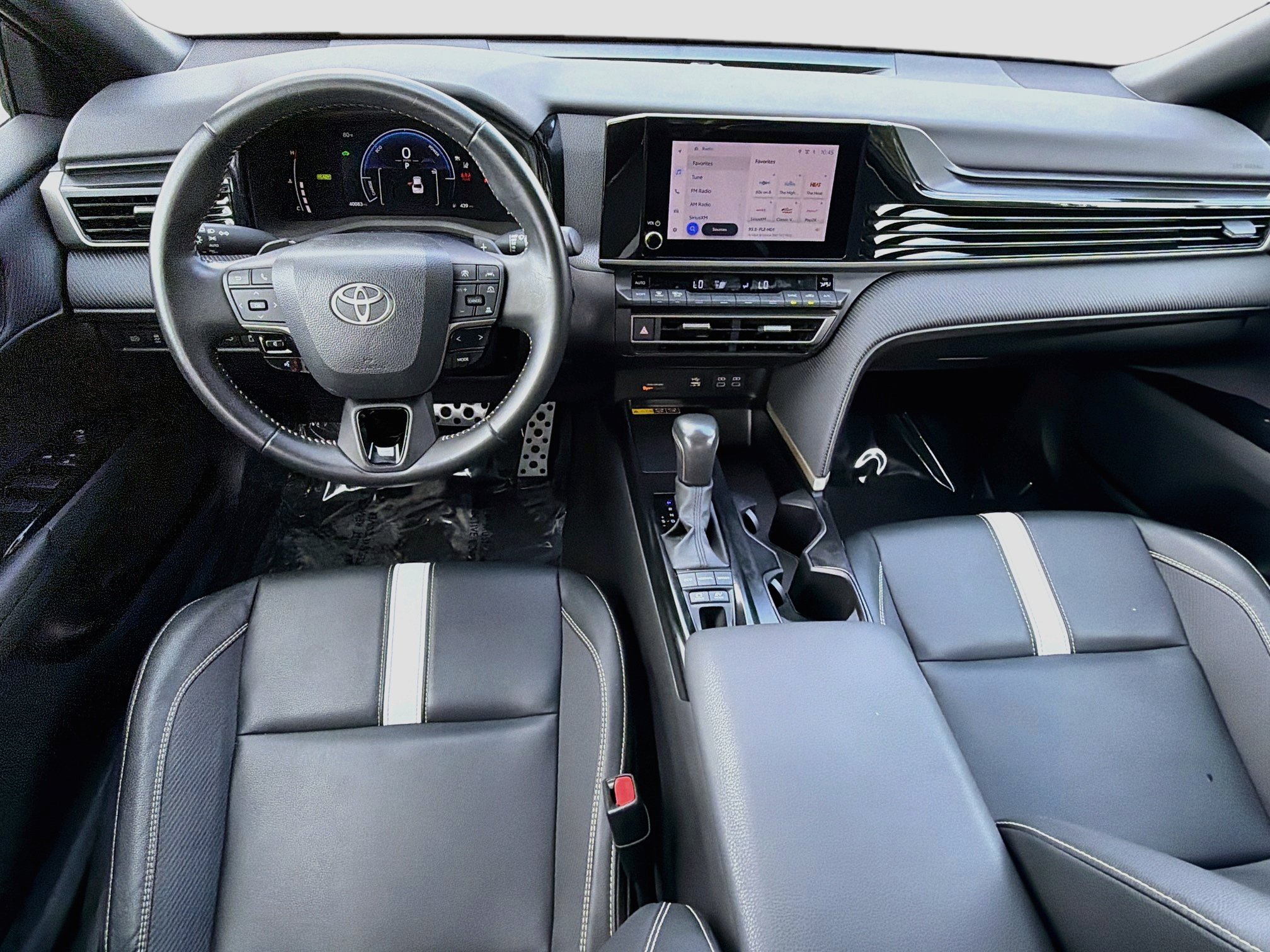 Used 2025 Toyota Camry SE FWD image 15