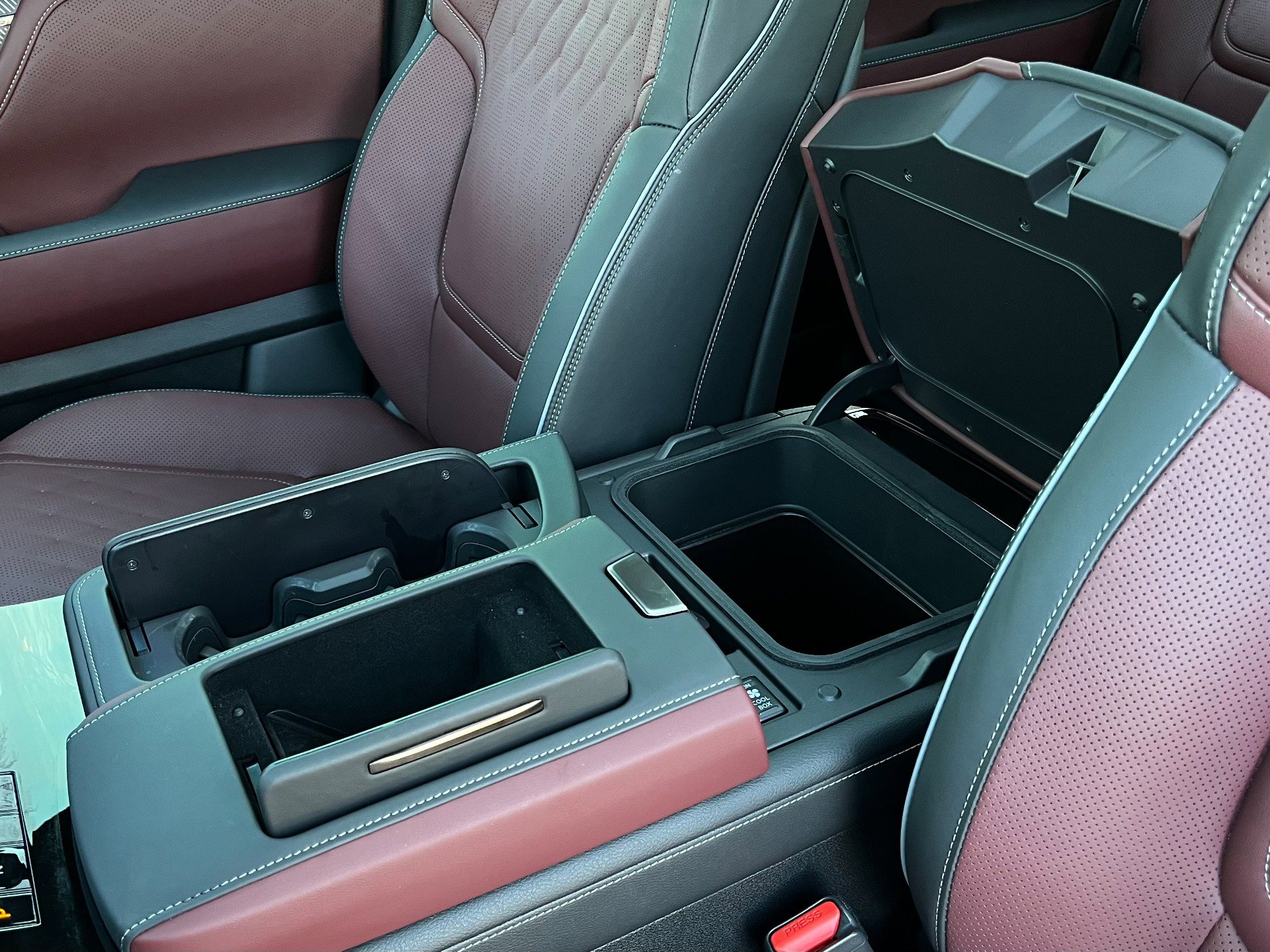 Used 2026 INFINITI QX80 Autograph w/ Premium Cargo Package image 13