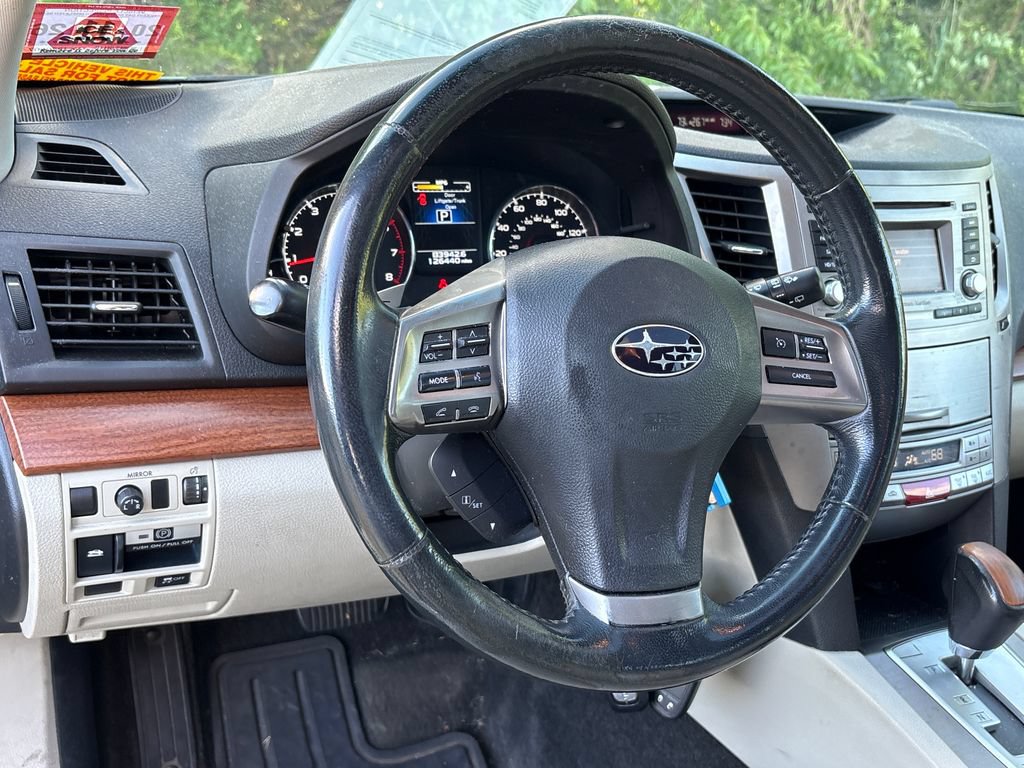 Used 2014 Subaru Outback 2.5i Limited w/ Moonroof Package AWD/4WD image 15