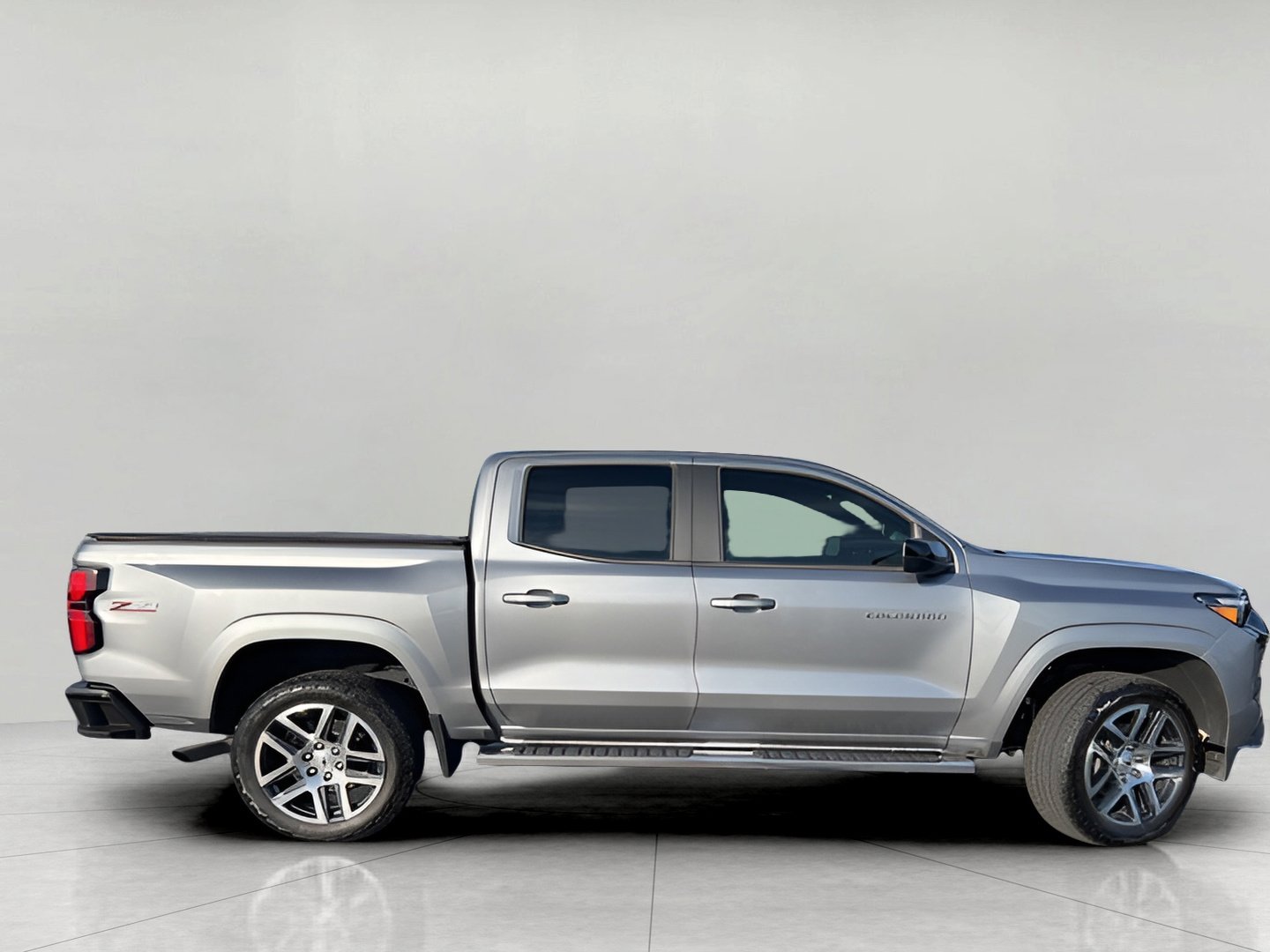 Used 2024 Chevrolet Colorado Z71 w/ Z71 Convenience Package 2 image 10