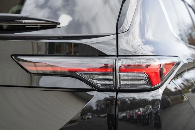 New 2025 Mitsubishi Outlander SE image 6