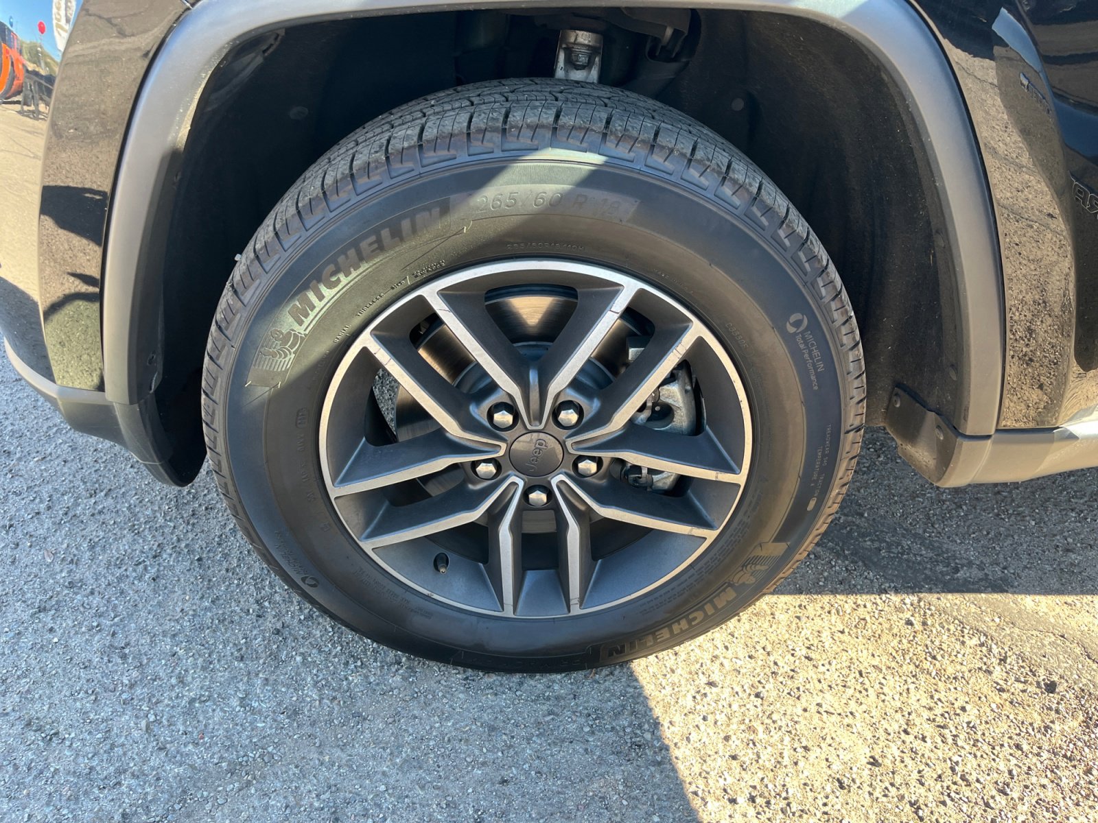 Used 2022 Jeep Grand Cherokee Limited image 25