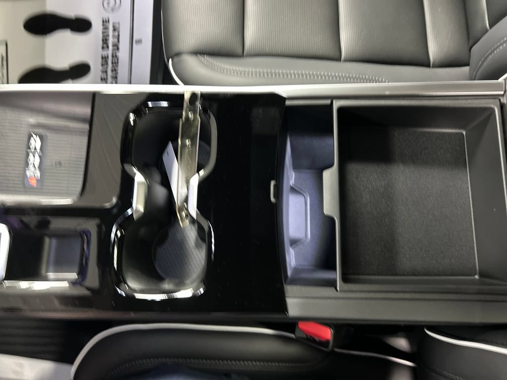 New 2027 Buick Enclave Avenir w/ LPO, Floor Liner Package AWD/4WD image 19