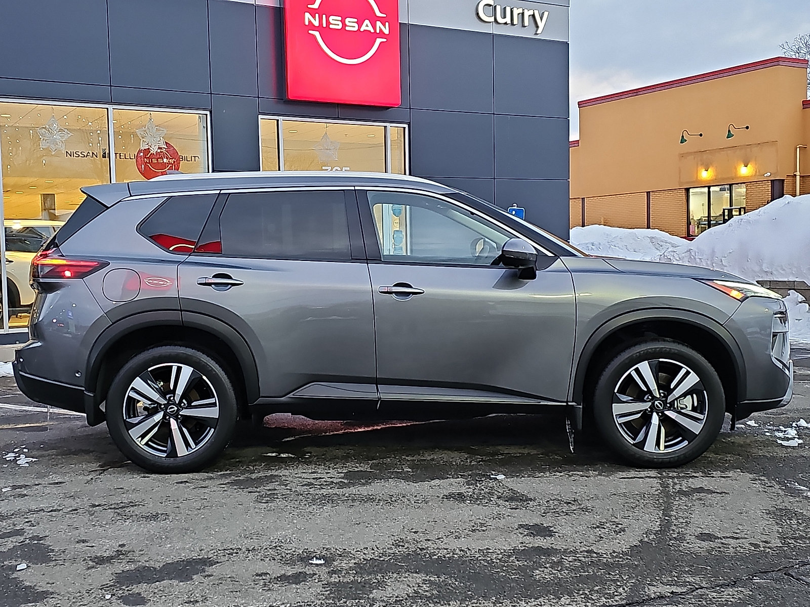 Used 2025 Nissan Rogue SL w/ Tech Package AWD/4WD image 8