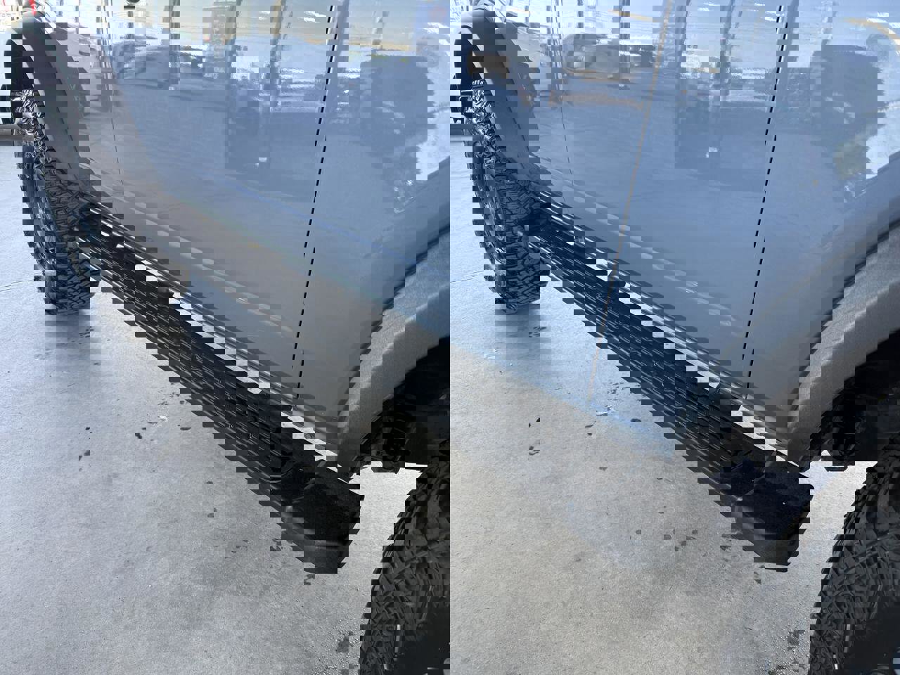 Used 2024 Ford Bronco Black Diamond image 4