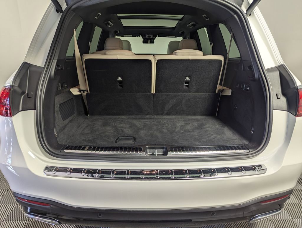 Used 2025 Mercedes-Benz GLS 450 4MATIC image 16