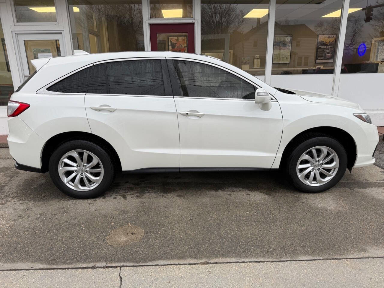 Used 2018 Acura RDX AWD image 2