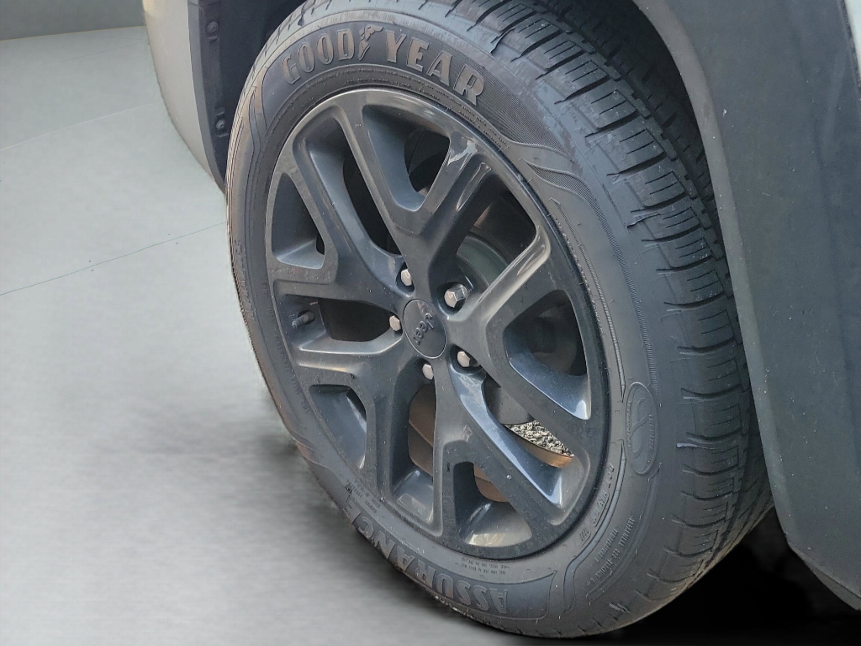 Used 2017 Jeep Renegade Altitude image 30